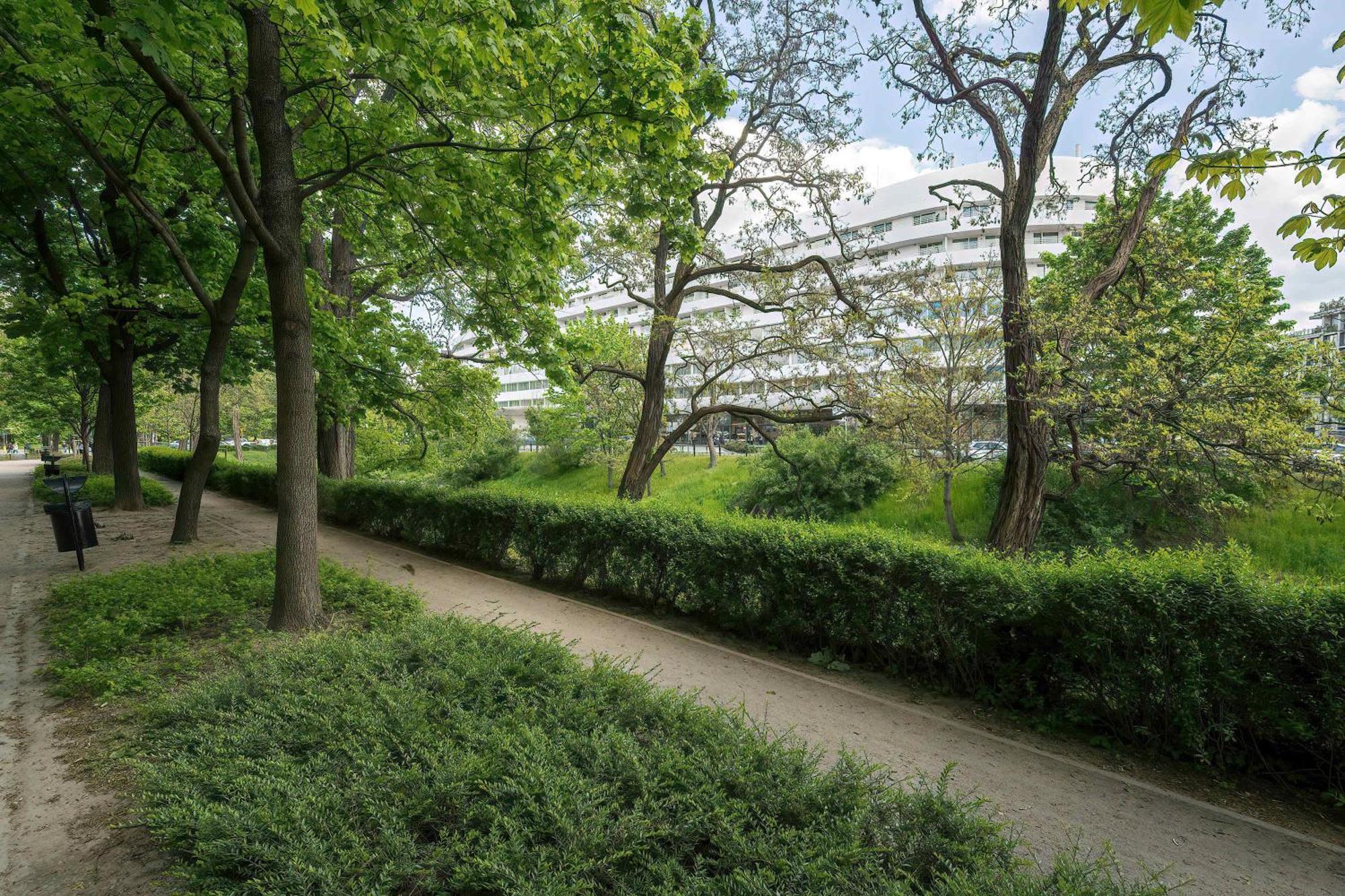 Apartament Modern In The Center Of With Air Conditioning And Balcony By Renters