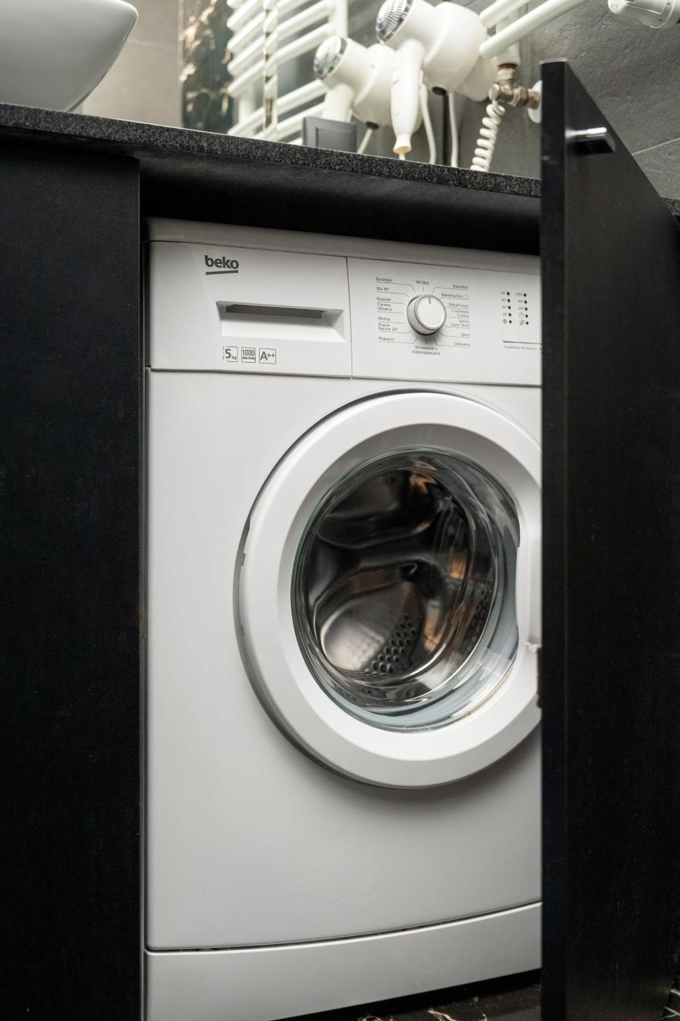 Modern In The Center Of With Air Conditioning And Balcony By Renters Apartament *